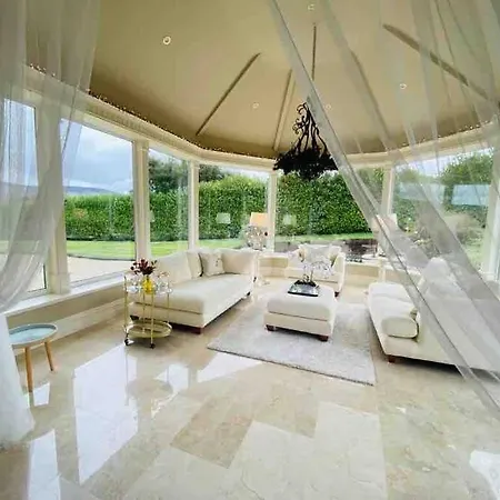 Lakeview Lodge Exclusive Home On The Blessington Lake Wicklow Exterior photo