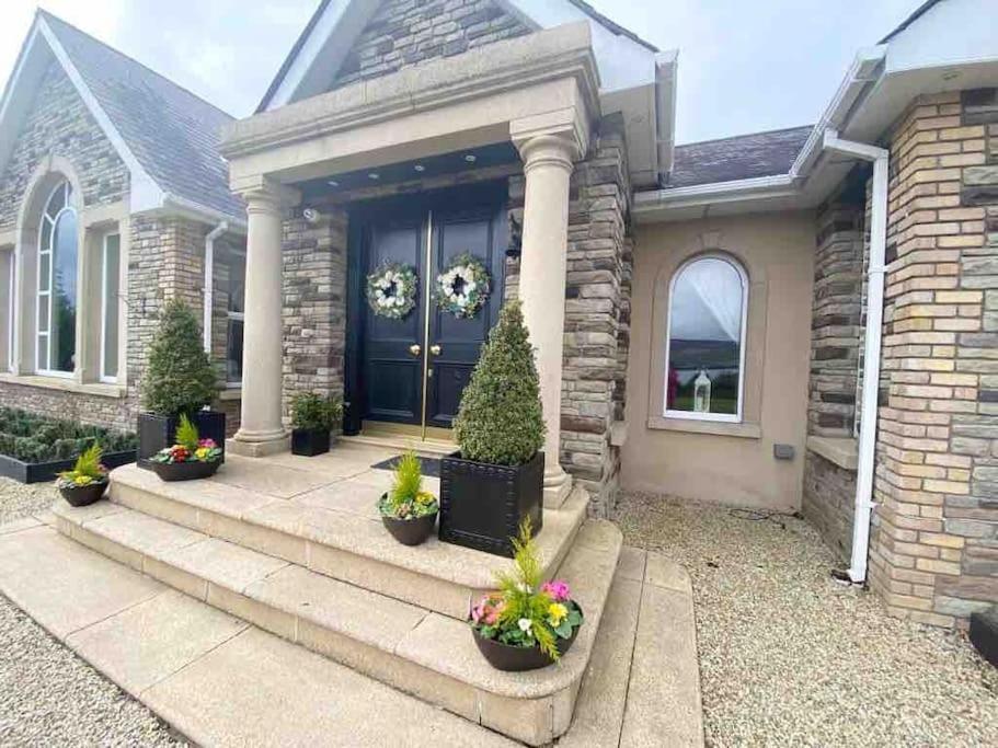 Villa Lakeview Exclusive On The Blessington